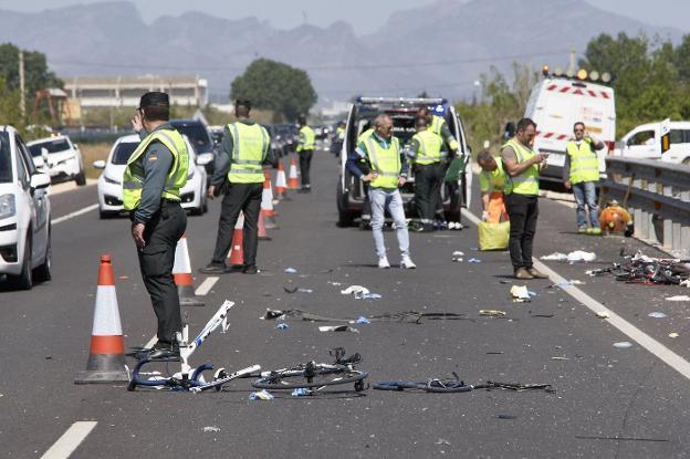 Punto de la N-332 donde una conductora mató a tres cicistas hace un año. 