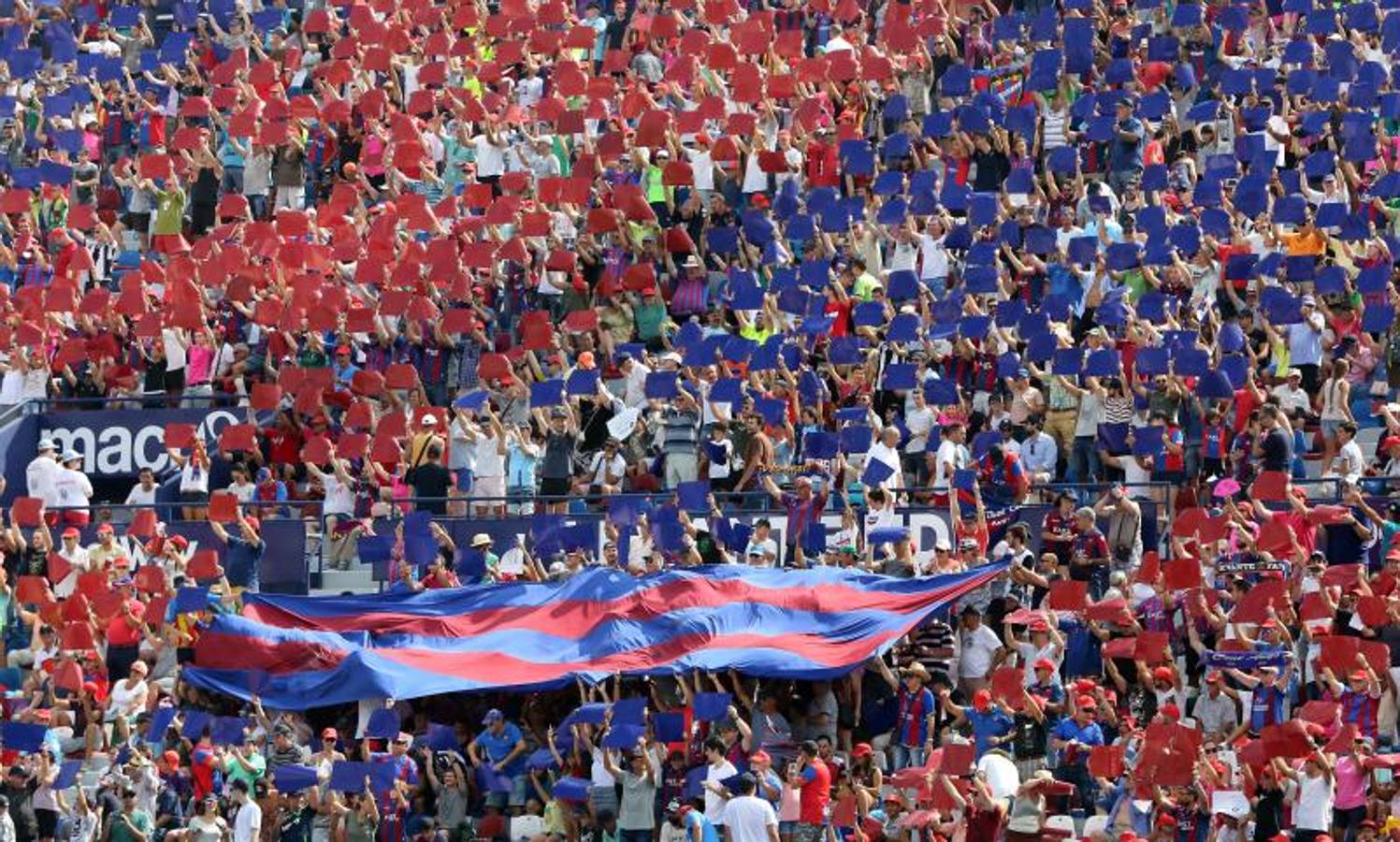 Fotos: Fotos del Levante UD - Valencia CF