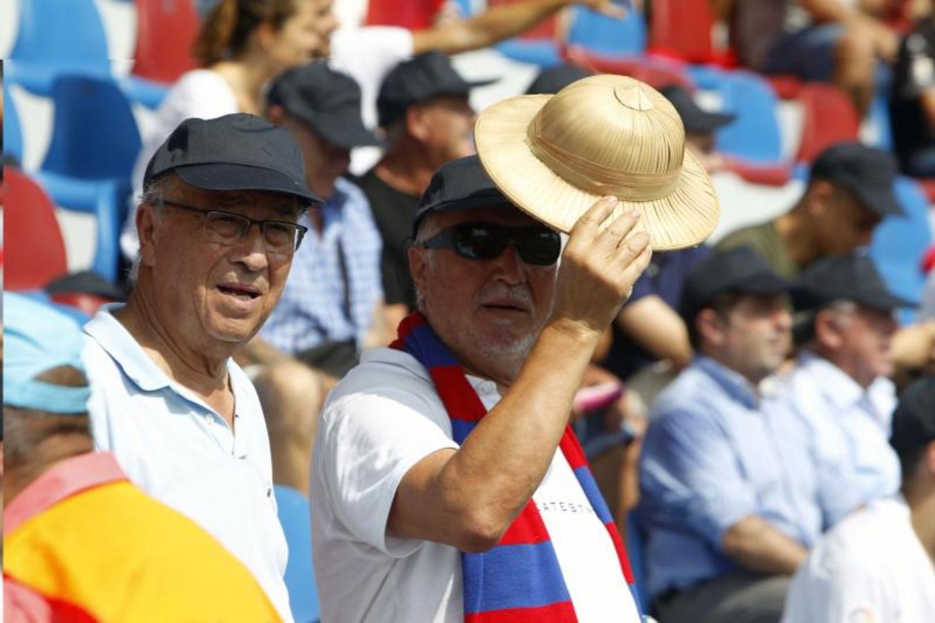 Fotos: Búscate en el Levante UD - Valencia CF de la jornada 3