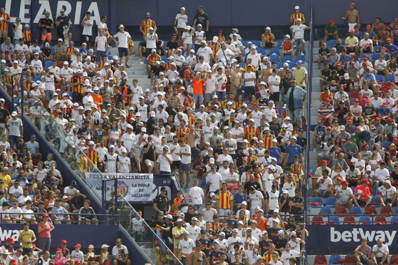 Fotos: Búscate en el Levante UD - Valencia CF de la jornada 3