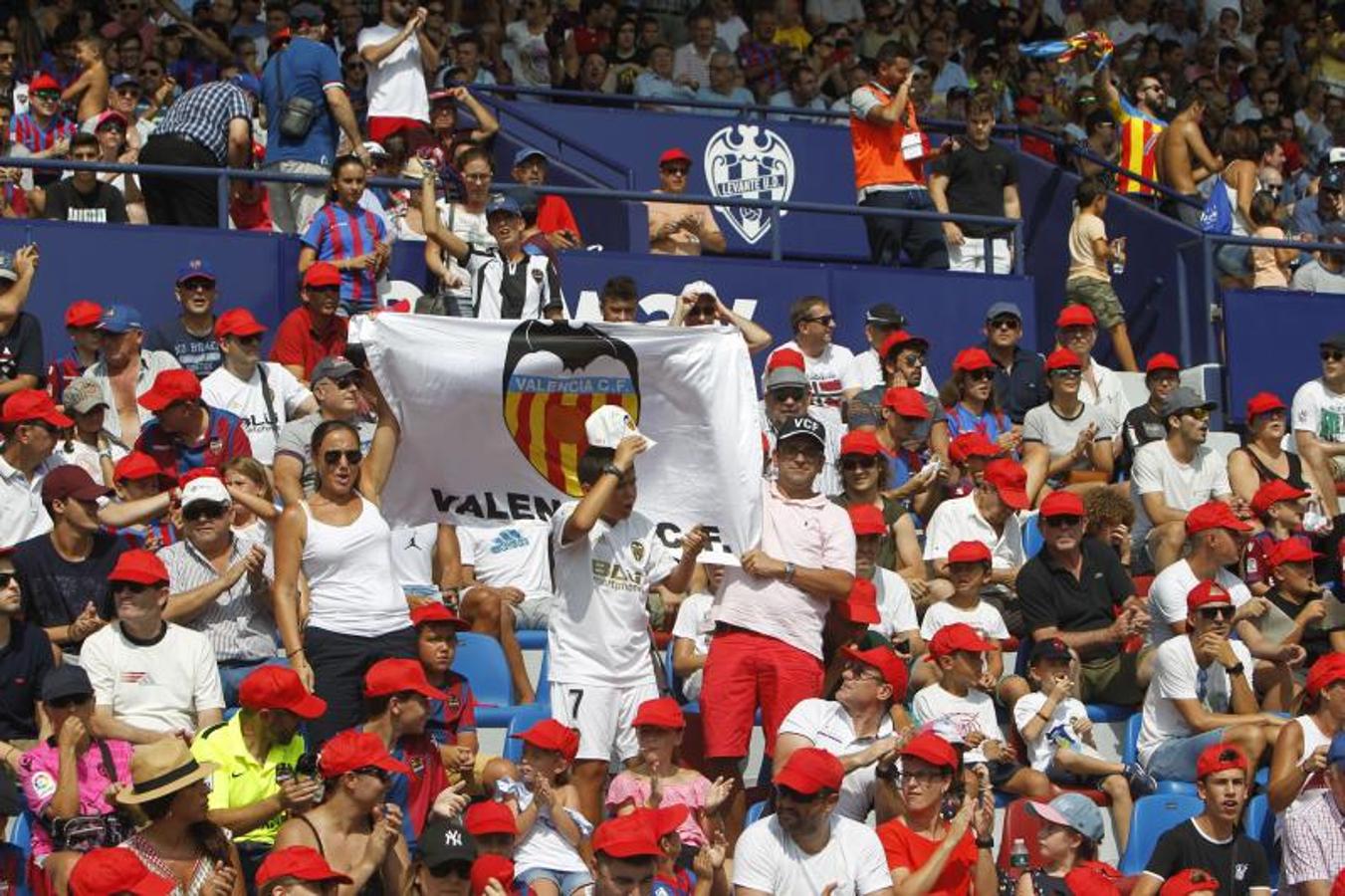 Fotos: Búscate en el Levante UD - Valencia CF de la jornada 3