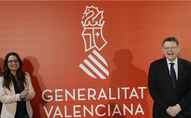 Oltra y Puig, en la presentación del nuevo escudo de la Generalitat.