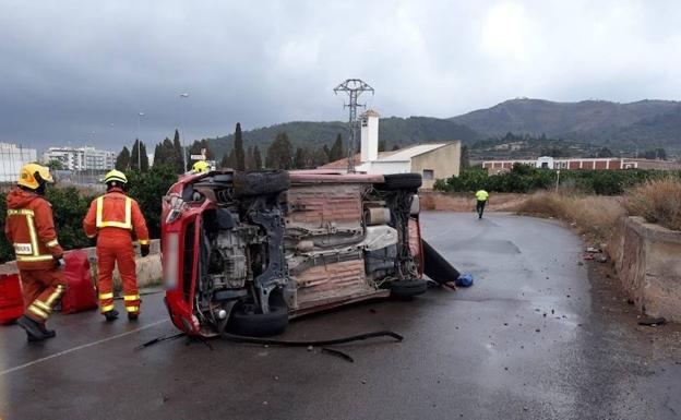 Imagen del vehículo tras el accidente 