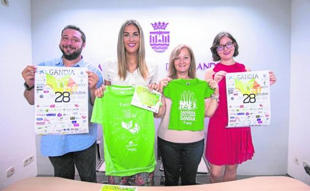 Sergi Sahuquillo, Lydia Morant, Maribel Codina y Natalia Ruiz tras la presentación de la Run Cáncer Gandia. 