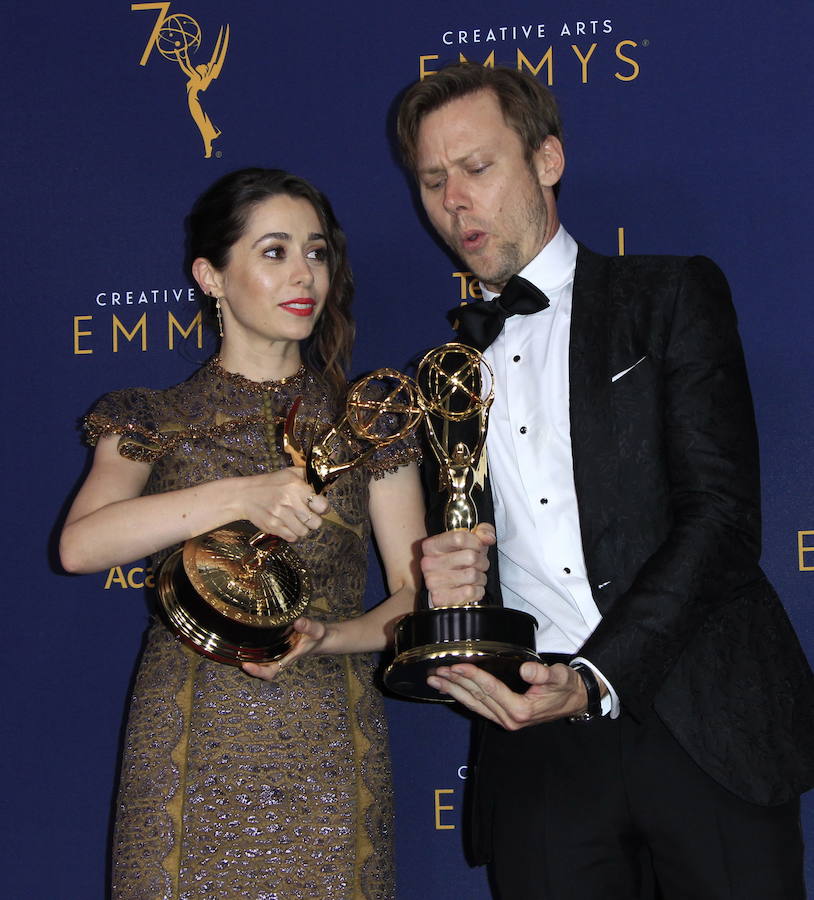 Cristin Militia y Jimmi Simpson
