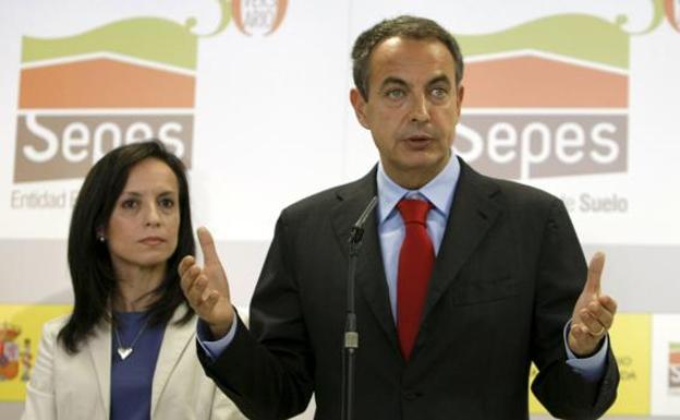 Beatriz Corredor y Zapatero. Los contratos que se investigan tiene que ver con el ministerio que dirigió Corredor durante la etapa de Zapatero. 