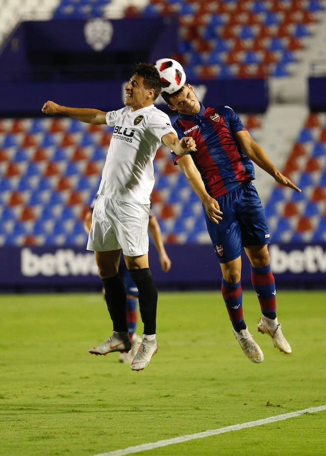 Estas son las mejores imágenes que deja el derbi de filiales en el Ciutat de València