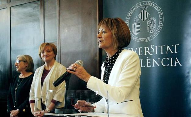 Momento de la toma de posesión de la nueva rectora, Mavi Mestre, de la Universitat de València 