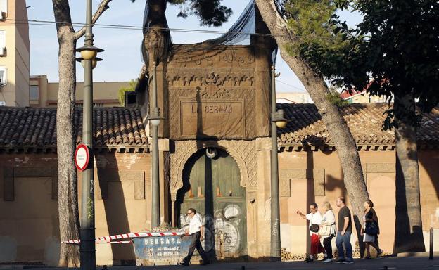 Fachada de la Ceramo, en la avenida Burjassot.