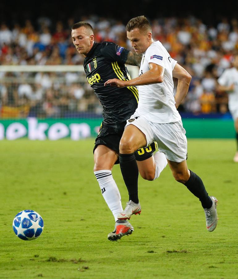 Estas son las mejores imágenes del partido de la primera jornada de Champions en Mestalla