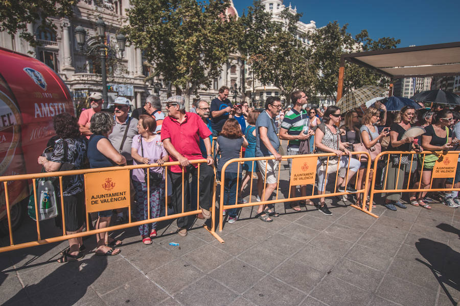 El Día Mundial de la Paella se ha celebrado en la plaza del Ayuntamiento de Valencia con una degustación de 9 paellas diferentes. El World Paella Day pretende dar prestigio a uno de los platos más conocidos de la gastronomía de todo el mundo y proyectar la ciudad de Valencia como destino turístico internacional. 