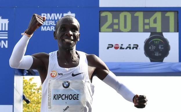 Eliud Kipchoge batió el récord del mundo del maratón. 