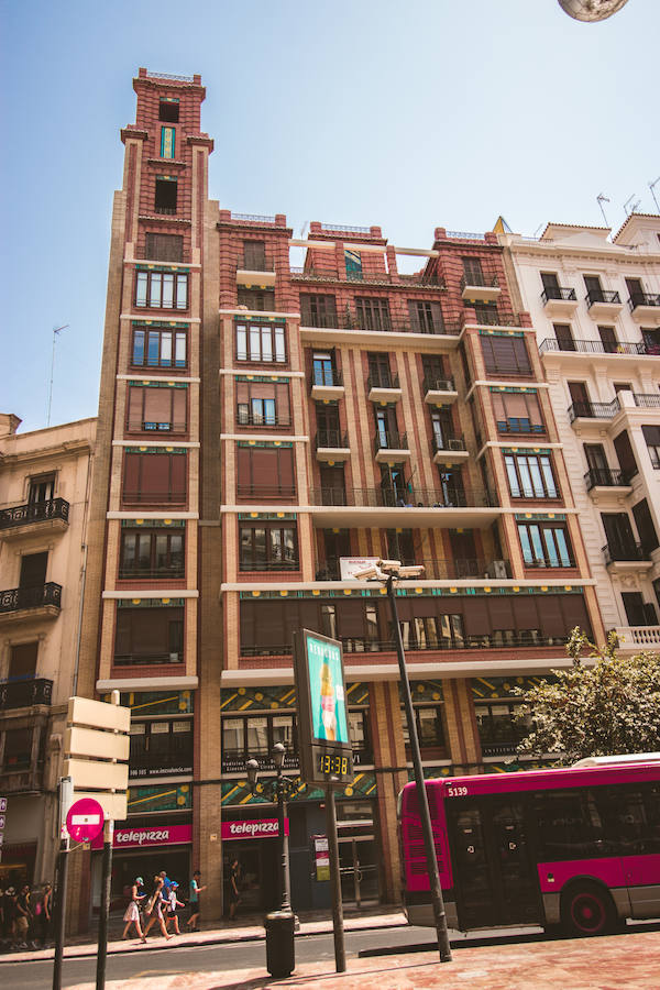 El edificio fue realizado por Joaquín Rieta Sister entre 1931 y 1932.