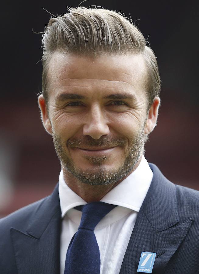 David Beckham festejaba una victoria en el bar Joxer Daly’s junto a varios amigos. El valor de las consumiciones alcanzó los 100 dólares (unos 80 euros), pero el futbolista dejó otros 1.000 de propina. 