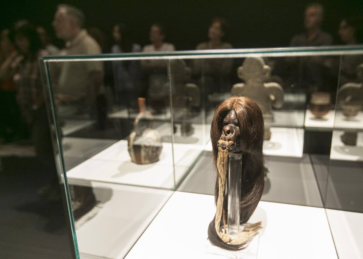 El Museu de Prehistòria de València abre las puertas de sus sala de exposiciones temporales a 'Cabezas cortadas. Símbolos de poder', una muestra dedicada al ritual de cortar cabezas. Hasta marzo de 2019 muestra esta exhibición de la violencia, como forma de veneración o para humillar al enemigo.