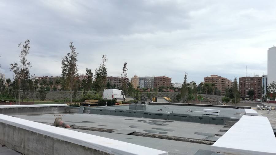 El Parque Central de Valencia comienza a ser una realidad. El avance de las obras ya permite ver cómo será uno de los pulmones de la ciudad y otro punto de encuentro para el deporte y el ocio.