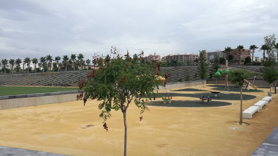 El Parque Central de Valencia comienza a ser una realidad. El avance de las obras ya permite ver cómo será uno de los pulmones de la ciudad y otro punto de encuentro para el deporte y el ocio.