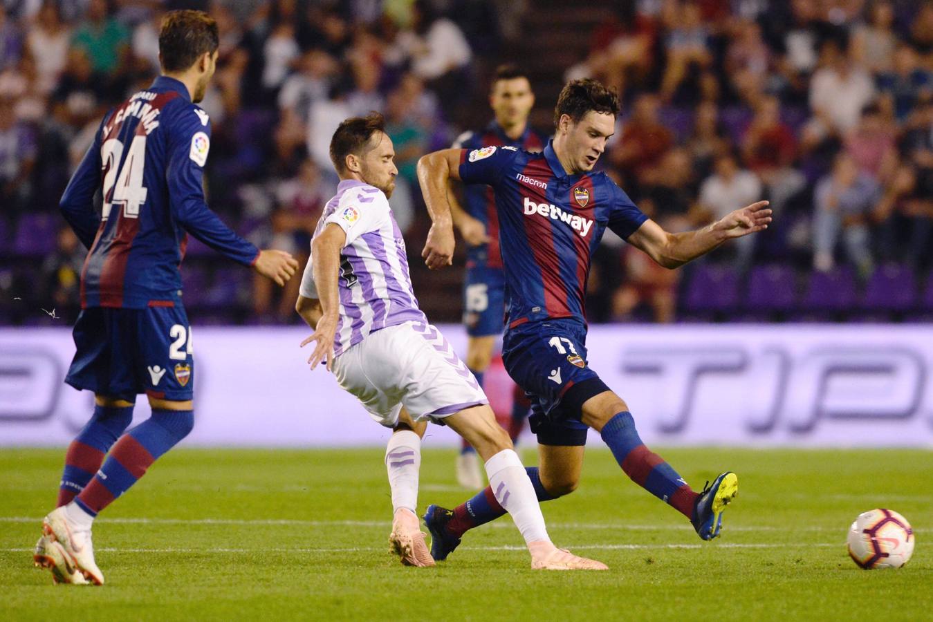 Fotos: Real Valladolid - Levante: las mejores imágenes del partido