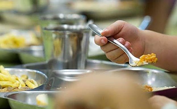 ¿En qué comunidades es más caro comer en el colegio?