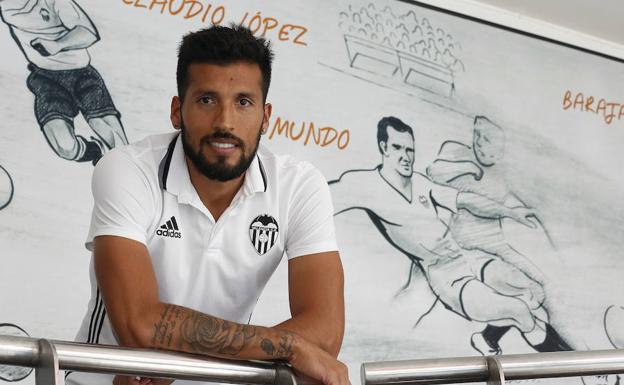 Garay, defensa del Valencia CF. 