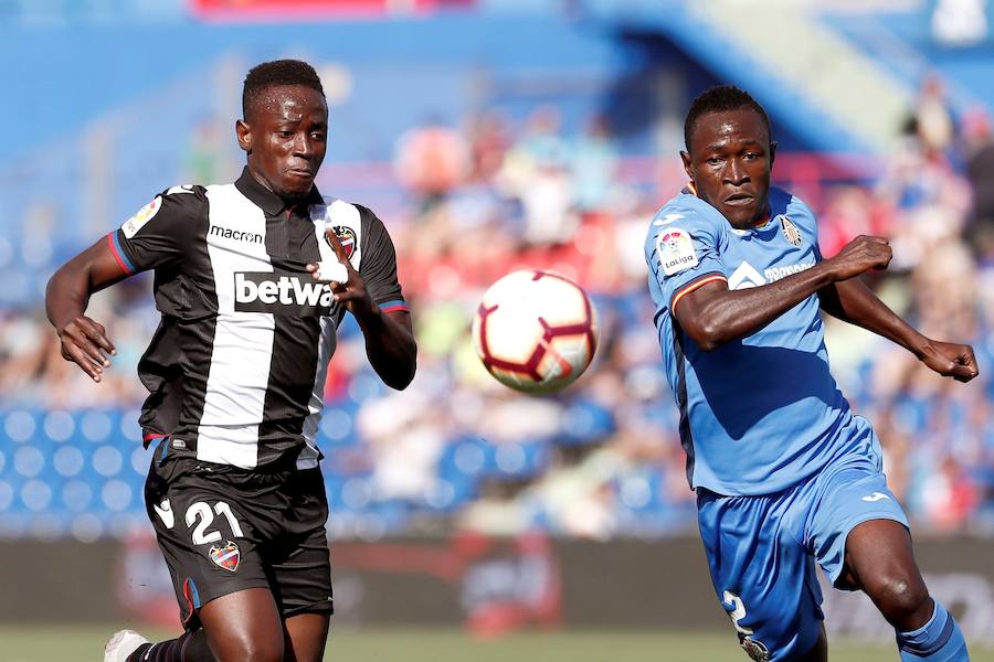 Estas son las imágenes que deja el partido de la octava jornada de Liga en el Coliseum Alfonso Pérez