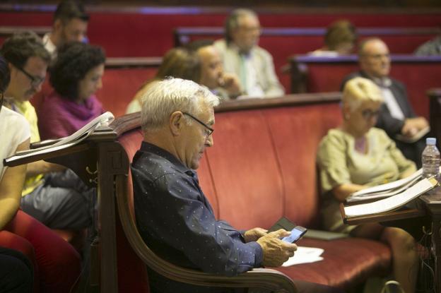 El alcalde Joan Ribó, en el hemiciclo. 