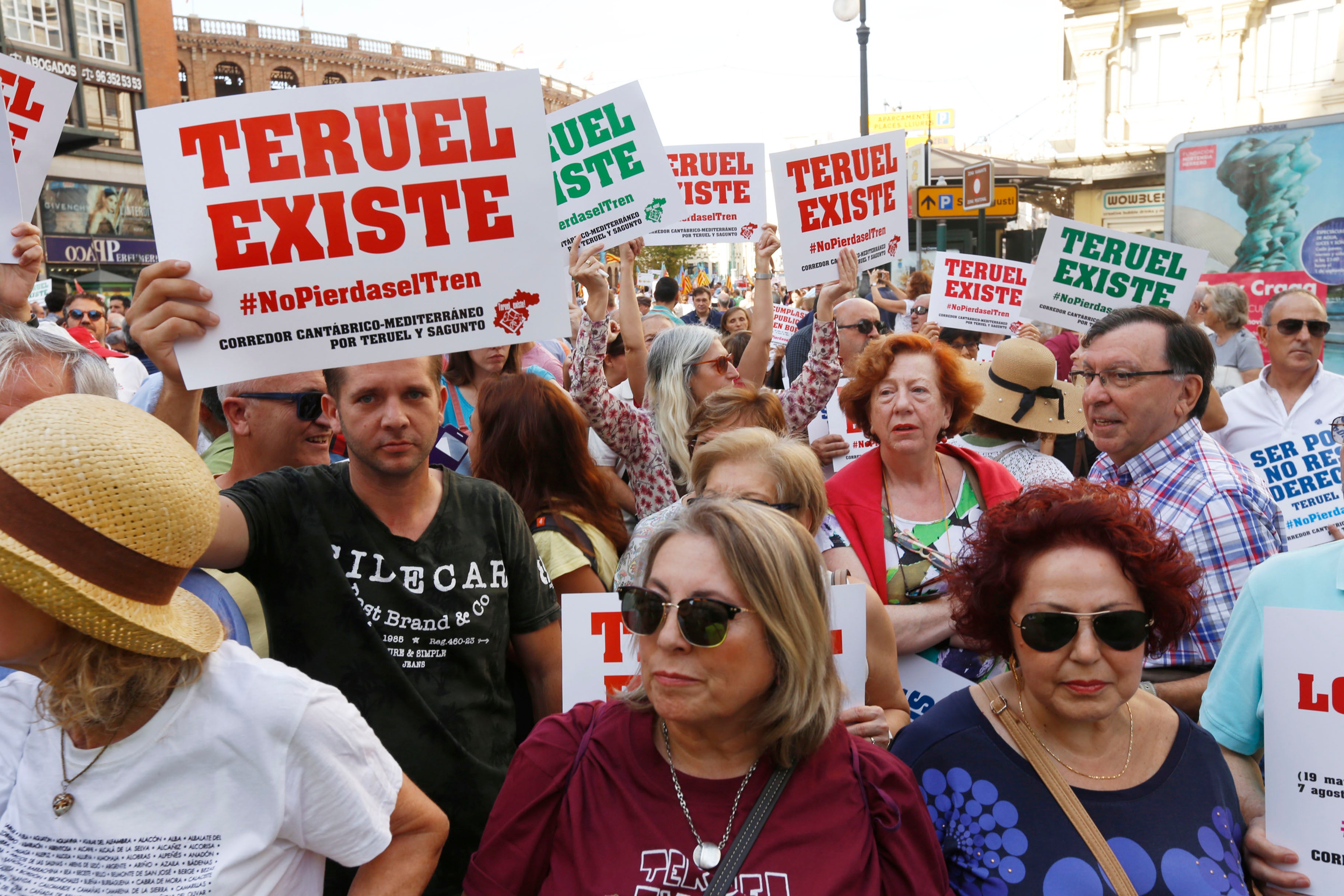 Fotos: Manifestación por el Corredor Cantábrico-Mediterráneo en Valencia