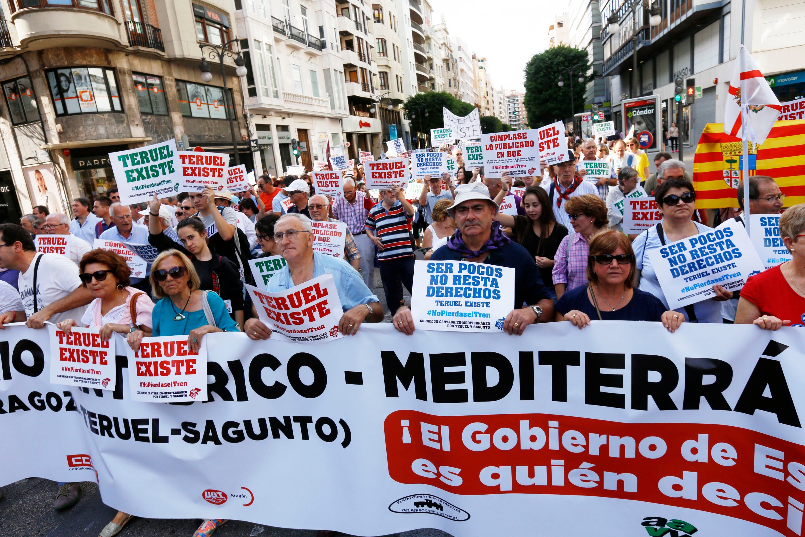 Fotos: Manifestación por el Corredor Cantábrico-Mediterráneo en Valencia