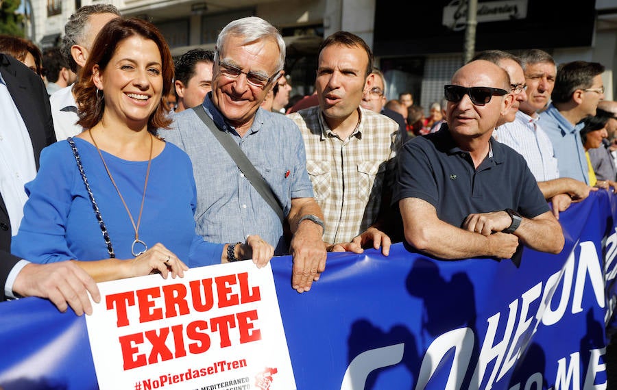 Fotos: Manifestación por el Corredor Cantábrico-Mediterráneo en Valencia