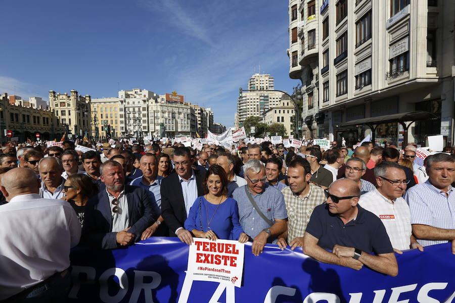 Fotos: Manifestación por el Corredor Cantábrico-Mediterráneo en Valencia