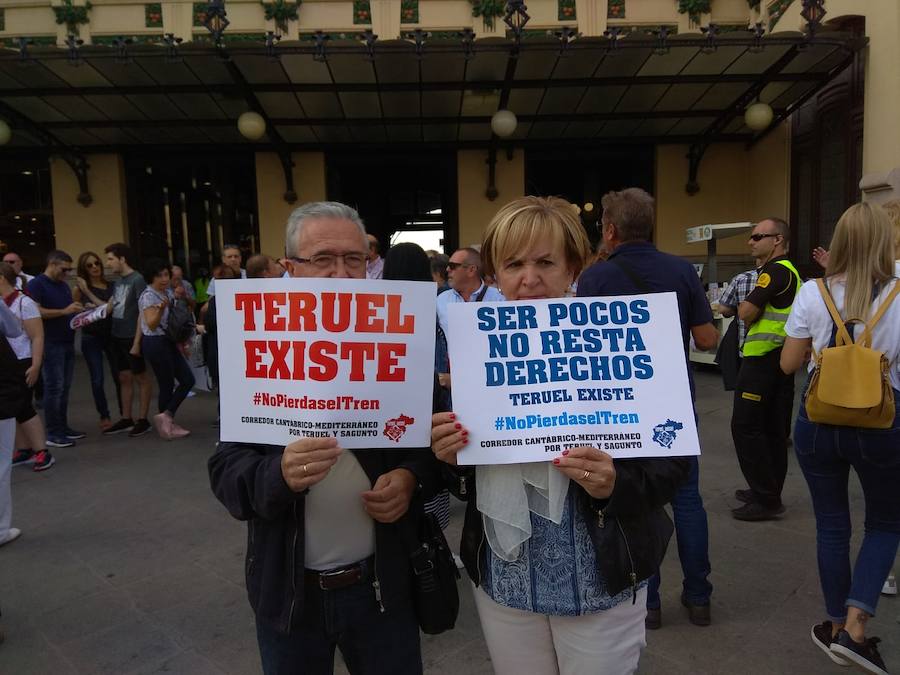 Fotos: Manifestación por el Corredor Cantábrico-Mediterráneo en Valencia