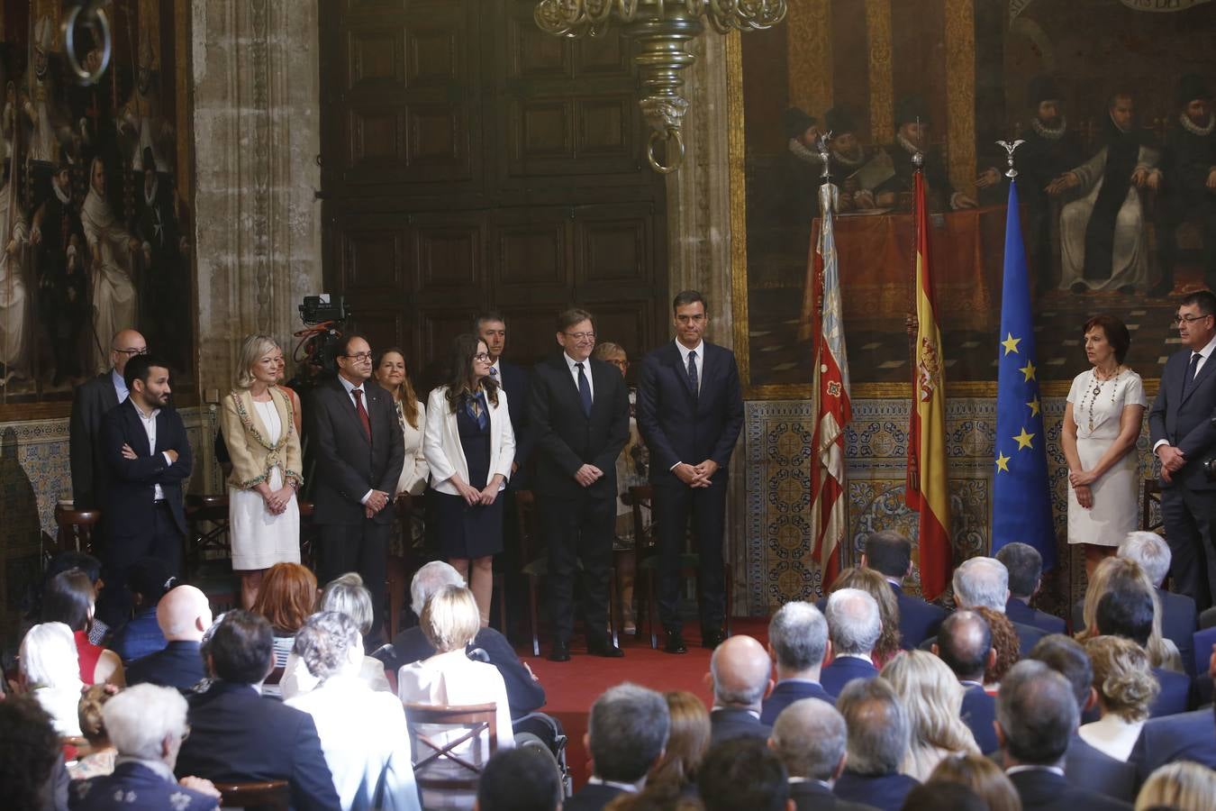 El presidente del Gobierno, Pedro Sánchez, ha puesto a la Comunitat Valenciana como ejemplo de «la mejor España», «la que se construye desde el diálogo y desde la suma de voluntades, la que prima la convivencia sobre el agravio territorial». Sánchez ha participado en el acto institucional de entrega de distinciones de la Generalitat Valenciana por el 9 d'Octubre.