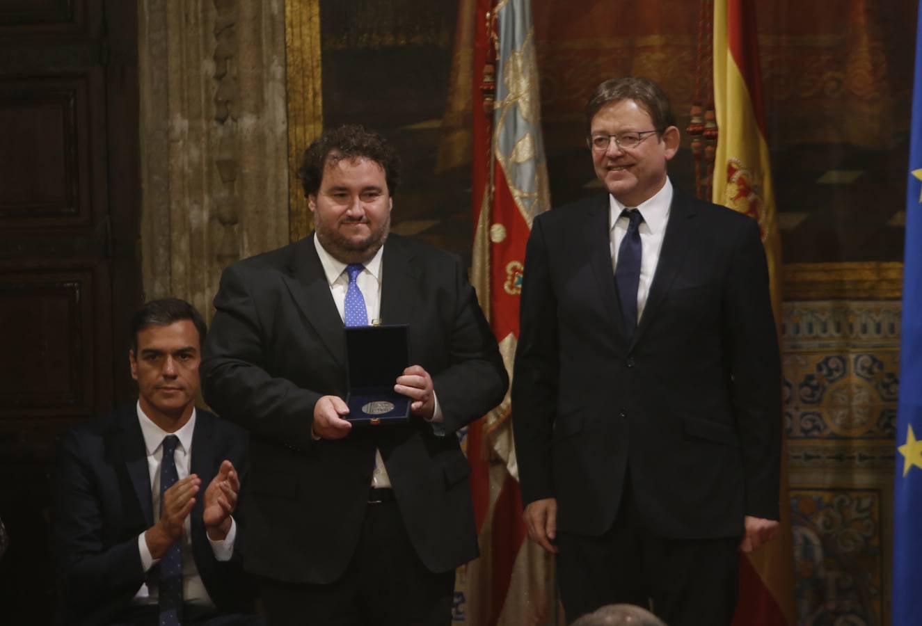 El presidente del Gobierno, Pedro Sánchez, ha puesto a la Comunitat Valenciana como ejemplo de «la mejor España», «la que se construye desde el diálogo y desde la suma de voluntades, la que prima la convivencia sobre el agravio territorial». Sánchez ha participado en el acto institucional de entrega de distinciones de la Generalitat Valenciana por el 9 d'Octubre.