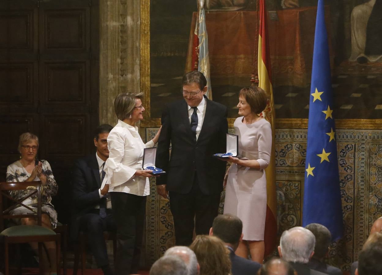 El presidente del Gobierno, Pedro Sánchez, ha puesto a la Comunitat Valenciana como ejemplo de «la mejor España», «la que se construye desde el diálogo y desde la suma de voluntades, la que prima la convivencia sobre el agravio territorial». Sánchez ha participado en el acto institucional de entrega de distinciones de la Generalitat Valenciana por el 9 d'Octubre.