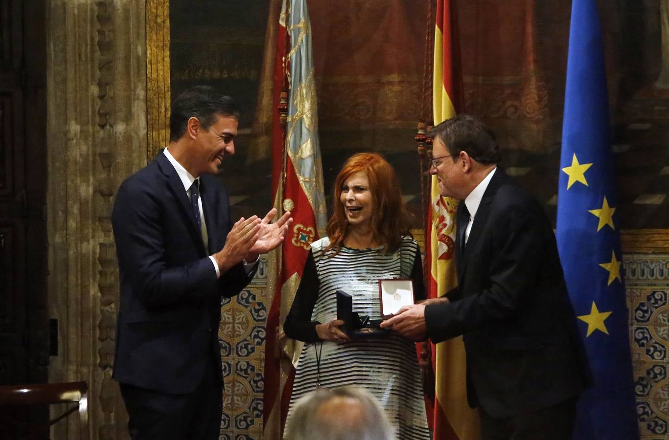 El presidente del Gobierno, Pedro Sánchez, ha puesto a la Comunitat Valenciana como ejemplo de «la mejor España», «la que se construye desde el diálogo y desde la suma de voluntades, la que prima la convivencia sobre el agravio territorial». Sánchez ha participado en el acto institucional de entrega de distinciones de la Generalitat Valenciana por el 9 d'Octubre.