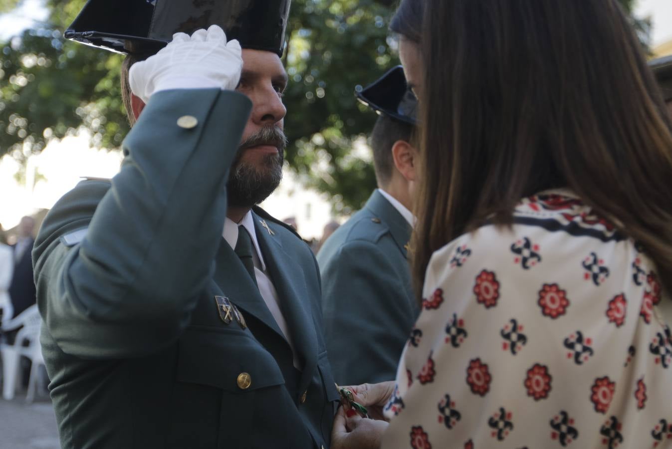 La Guardia Civil ha rendido homenaje a su patrona, la Virgen del Pilar, en el cuartel de Cantarranas. Después de la misa ha tenido lugar la entrega de condecoraciones, homenaje a los caídos y un desfile militar.