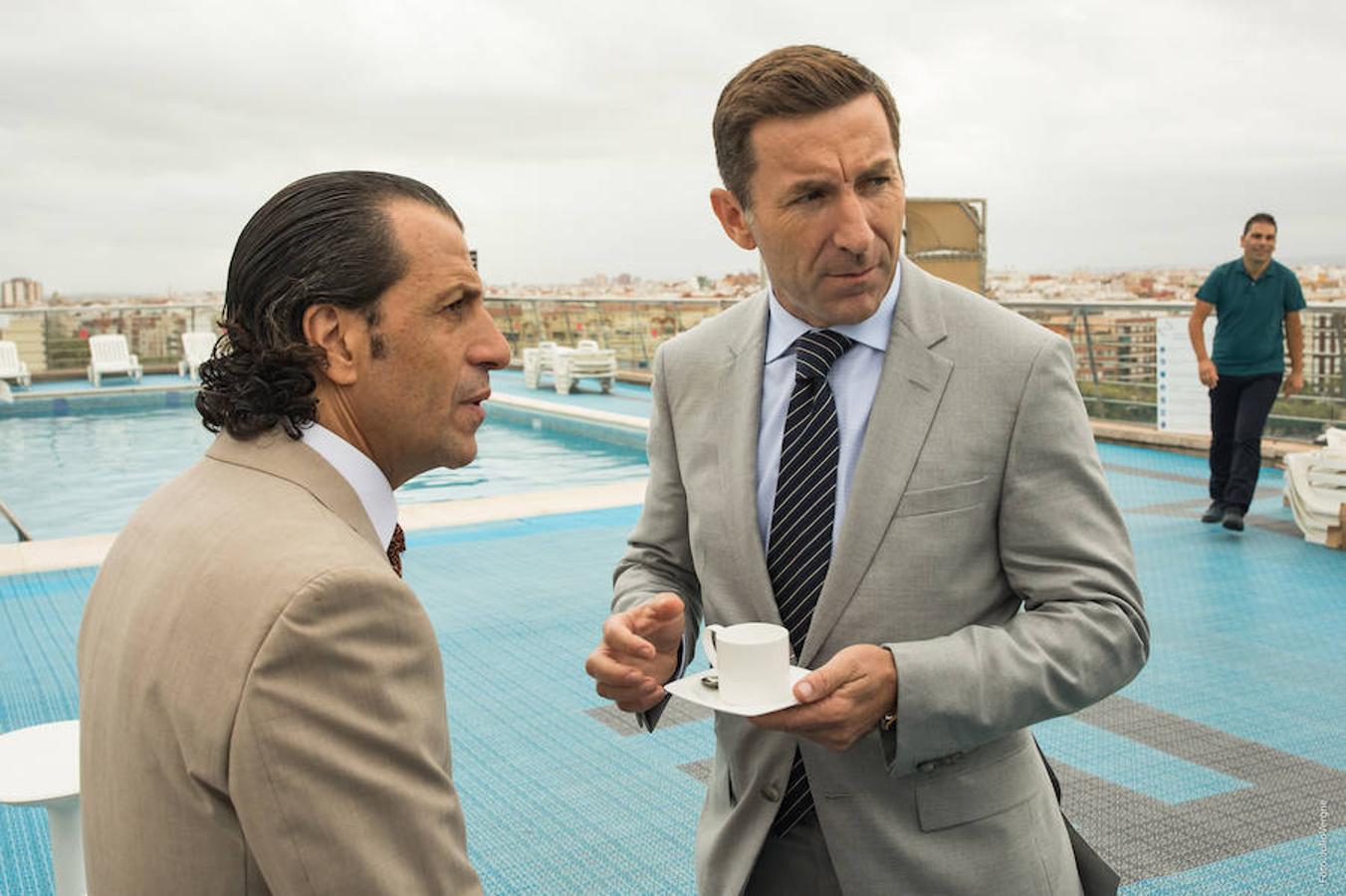 El director Rodrigo Sorogoyen eligió la ciudad para rodar la cinta. Enclaves del centro como la plaza Rodrigo Botet o la playa de El Saler y el puerto ambientaron un proyecto protagonizado por Antonio de la Torre