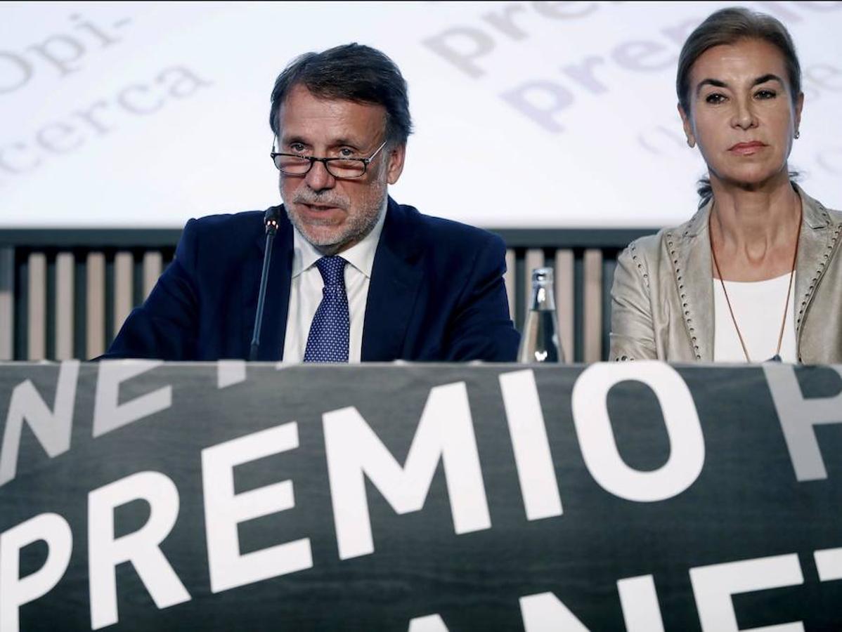 El escritor valenciano logra el galardón con una intriga en torno a Julia Domna, una poderosa emperatriz que se impuso a los generales de la Roma imperial