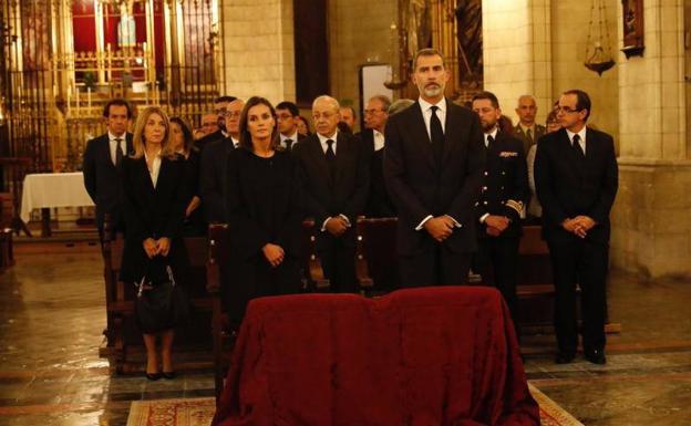 Los Reyes Felipe VI y Letizia asisten a la misa funeral por las víctimas del temporal en Mallorca.