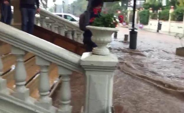 Vídeo | Las lluvias inundan el Hotel Voramar en Benicàssim