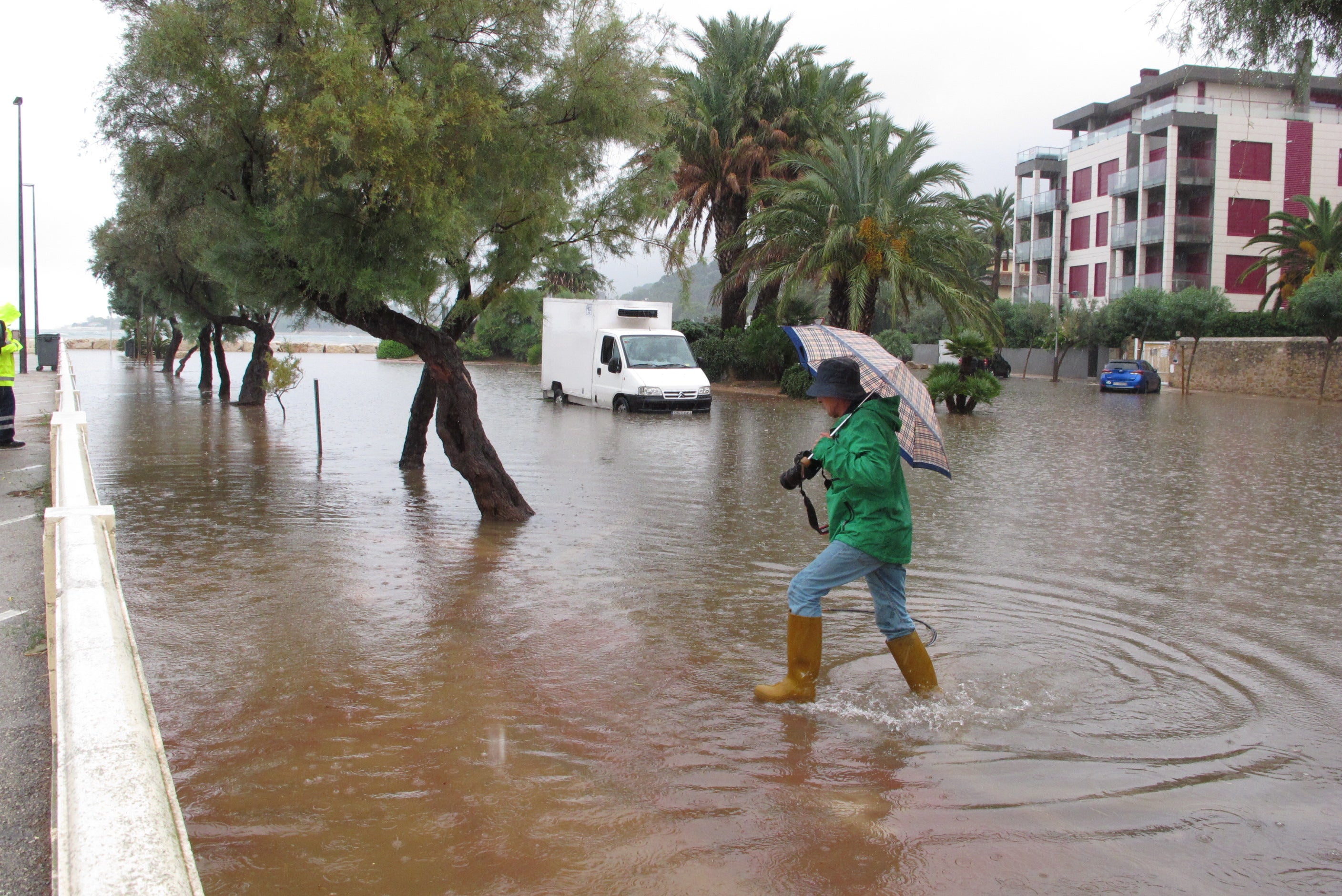 La Marina, inundada por la gota fría.