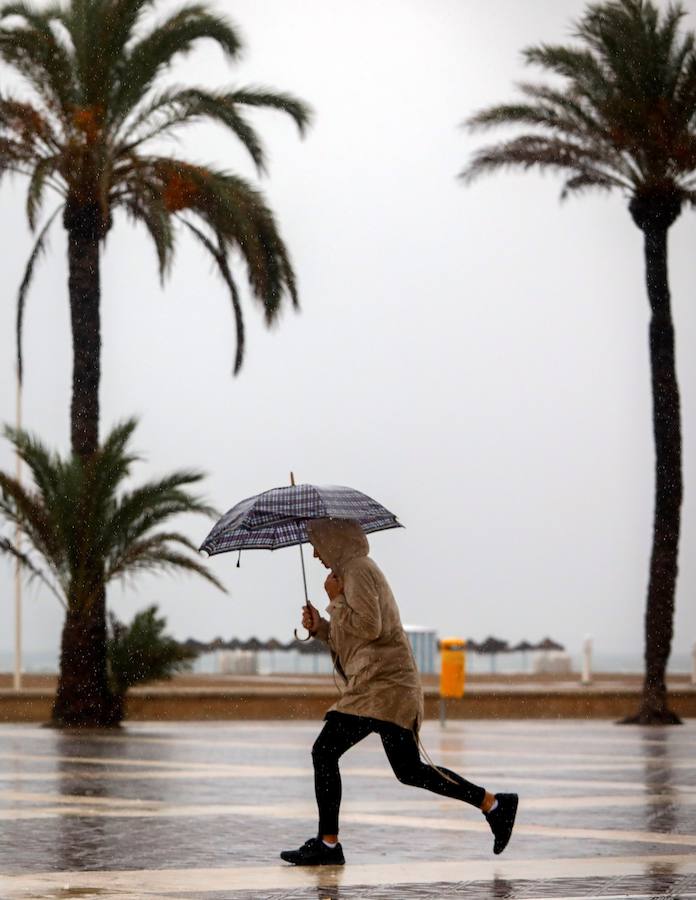 La ciudad de Valencia, inundada por la gota fría.