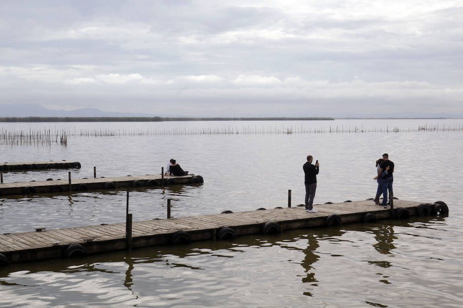 El Ayuntamiento de Valencia llegó a temer espectacular aumento del nivel de la Albufera. Hubo que abrir las compuertas y activar las bombas de achique para controlar el ascenso del nivel del lago.