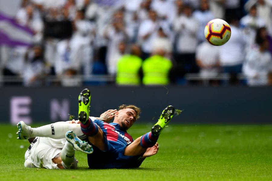 Estas son las mejores imágenes del partido de la jornada 9 de Liga en el Santiago Bernabéu