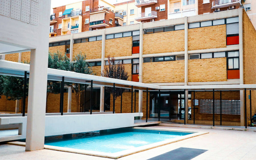 Una alberca de agua cristalina protagoniza la zona común.