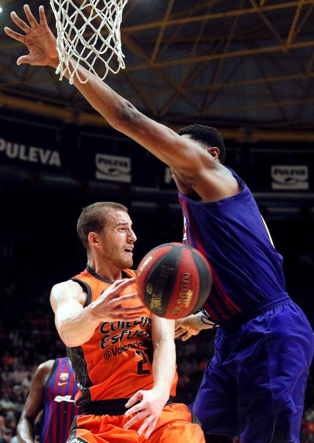 Estas son las imágenes que deja el partido de la quinta jornada de Liga Endesa en la Fonteta