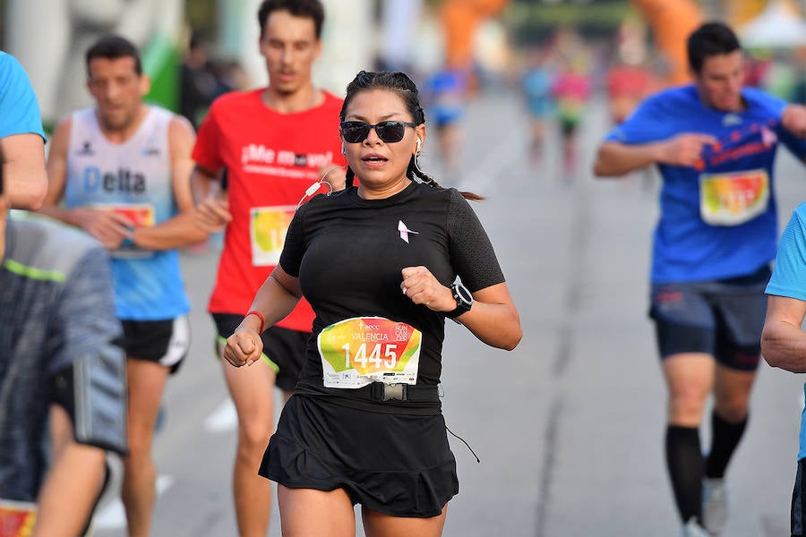 Un total de 10.049 personas han participado en 'Valencia contra el Cáncer' este 21 de octubre, una III edición de récord que ha logrado recaudar 50.245€ para luchar contra la enfermedad. En lo que llevamos de 2018, RunCáncer ya alcanza los 255.556€ de recaudación que se destinarán íntegramente a proyectos de investigación oncológica