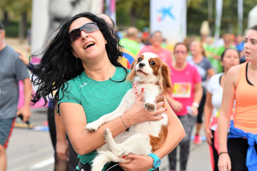 Un total de 10.049 personas han participado en 'Valencia contra el Cáncer' este 21 de octubre, una III edición de récord que ha logrado recaudar 50.245€ para luchar contra la enfermedad. En lo que llevamos de 2018, RunCáncer ya alcanza los 255.556€ de recaudación que se destinarán íntegramente a proyectos de investigación oncológica