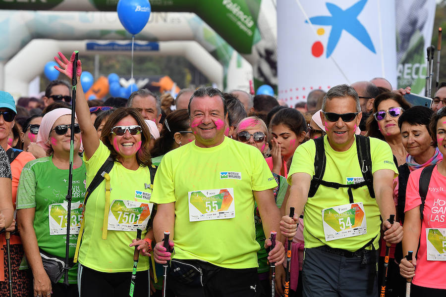 Un total de 10.049 personas han participado en 'Valencia contra el Cáncer' este 21 de octubre, una III edición de récord que ha logrado recaudar 50.245€ para luchar contra la enfermedad. En lo que llevamos de 2018, RunCáncer ya alcanza los 255.556€ de recaudación que se destinarán íntegramente a proyectos de investigación oncológica