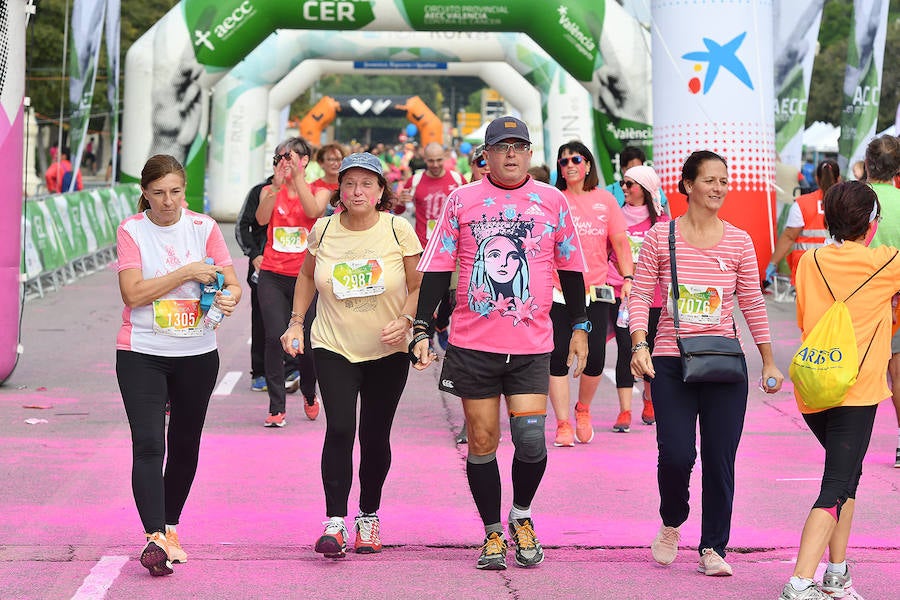 Un total de 10.049 personas han participado en 'Valencia contra el Cáncer' este 21 de octubre, una III edición de récord que ha logrado recaudar 50.245€ para luchar contra la enfermedad. En lo que llevamos de 2018, RunCáncer ya alcanza los 255.556€ de recaudación que se destinarán íntegramente a proyectos de investigación oncológica